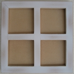 4つの小窓の 額