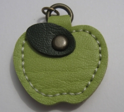 ファスナー飾り ・ りんご