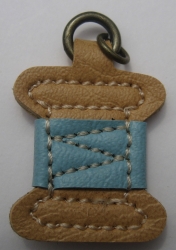 ファスナー飾り ・ 糸巻き